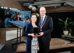 Maggie Feng Receives Silver Medal of Honour from Municipality of Apeldoorn  