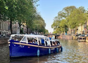 Summer Jam and Amsterdam Canal Tour Highlight Student Life at Wittenborg